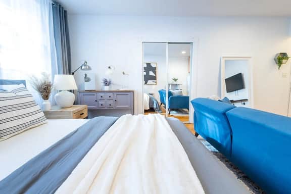 350-GA Spacious Studio Gramercy Sleeps 3 - Image 2