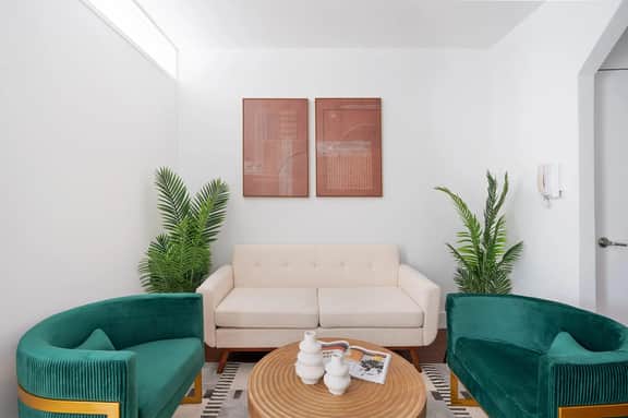 444-4F newly furnished Elv 1BR Hells kitchen - Image 2
