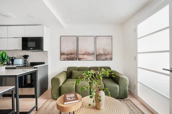 22-4A Sleek Modern 1BR Gramercy - Image 3