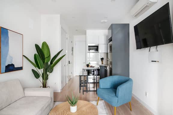 14-1B Sleek Modern 1BR Union Square WD in Unit - Image 2