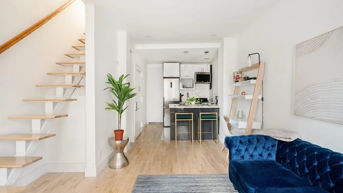 112 East 10th St